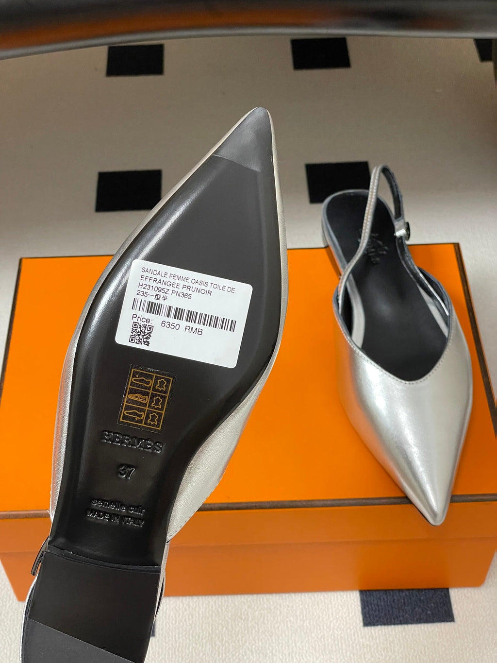 HM 26S NICOLE SLINGBACK IN SILVER CALFSKIN SILVER HARDWARE