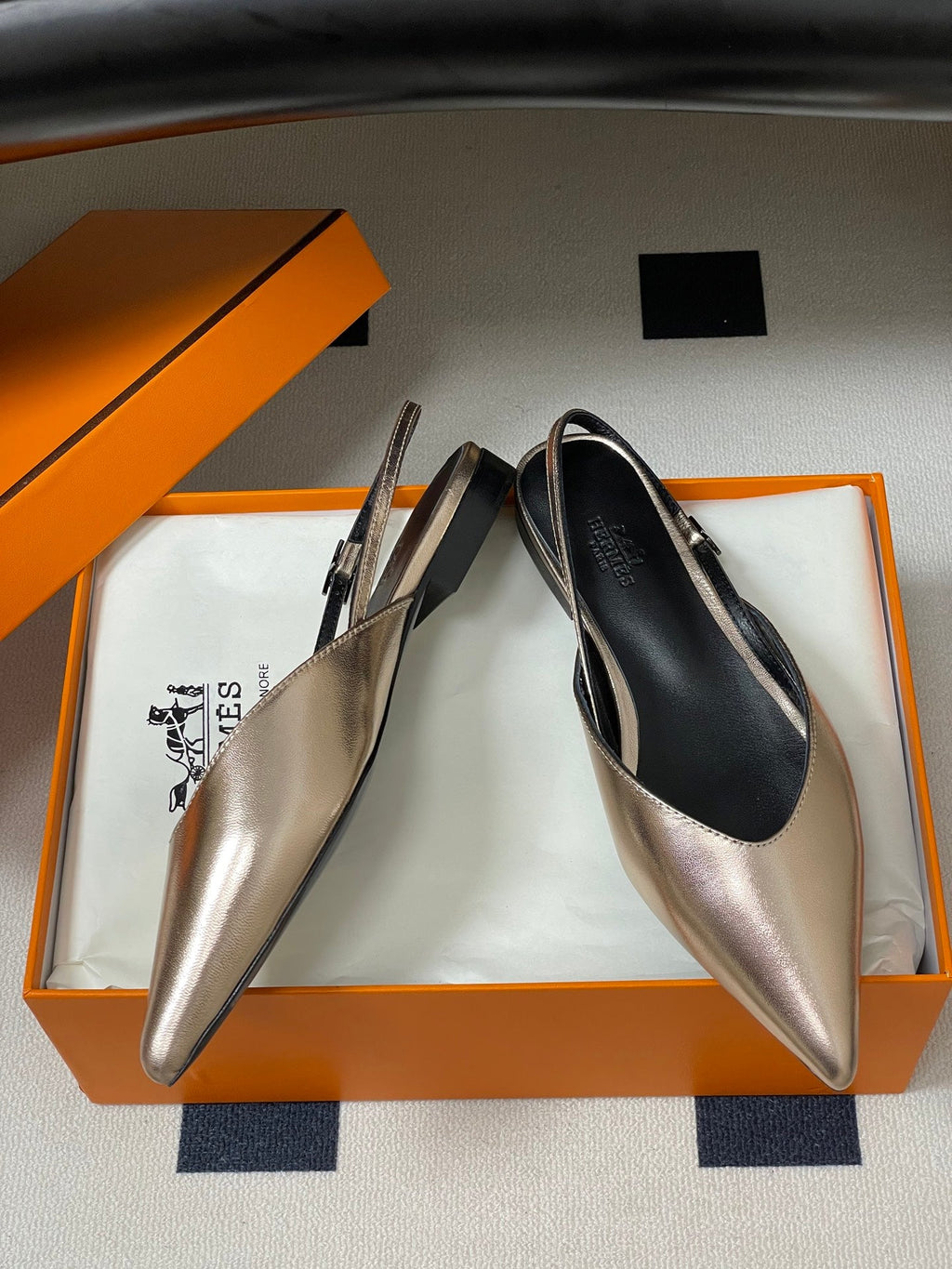 HM 26S NICOLE SLINGBACK IN GOLD CALFSKIN SILVER HARDWARE
