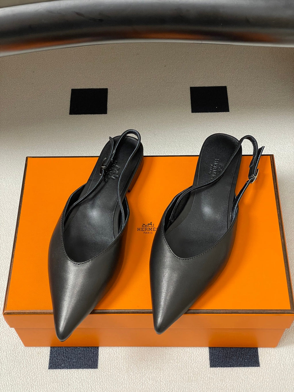 HM 26S NICOLE SLINGBACK IN BLACK CALFSKIN SILVER HARDWARE