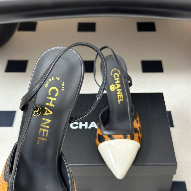 CHANEL 26S POINTED TOE HIGH HEEL SLINGBACKS 85 MM IN BROWN PONY HAIR WITH WHITE TOE