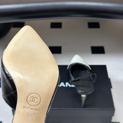 CHANEL 26S POINTED TOE HIGH HEEL SLINGBACKS 85 MM IN IN WHITE LAMBSKIN AND BLACK FABRIC