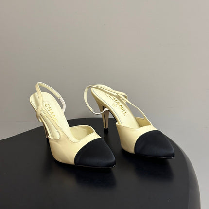 CHANEL 26S POINTED TOE HIGH HEEL SLINGBACKS 85 MM IN CREAM LAMBSKIN AND BLACK FABRIC
