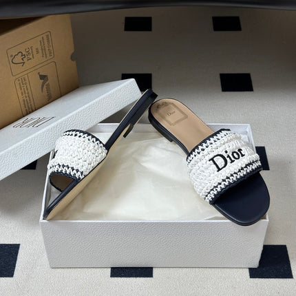 DIOR 26S FLAT SLIDE SANDALS IN WHITE AND NAVY BLUE RAFFIA
