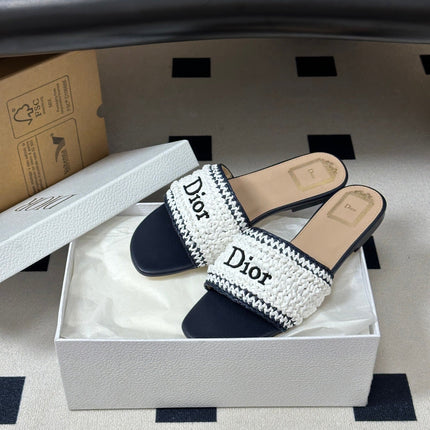 DIOR 26S FLAT SLIDE SANDALS IN WHITE AND NAVY BLUE RAFFIA