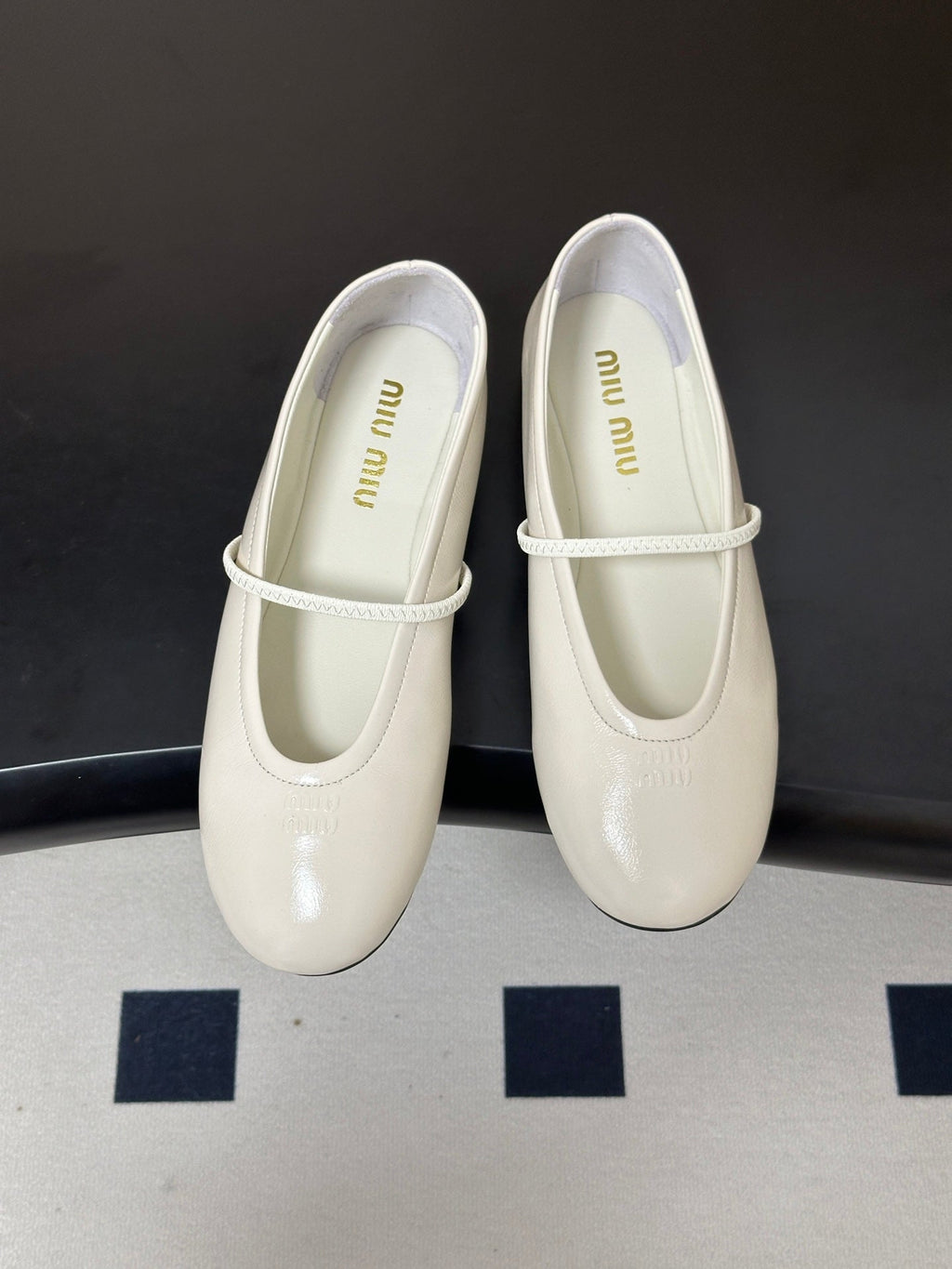 MIUMIU 26S BALLET FLATS IN WHITE LAMBSKIN