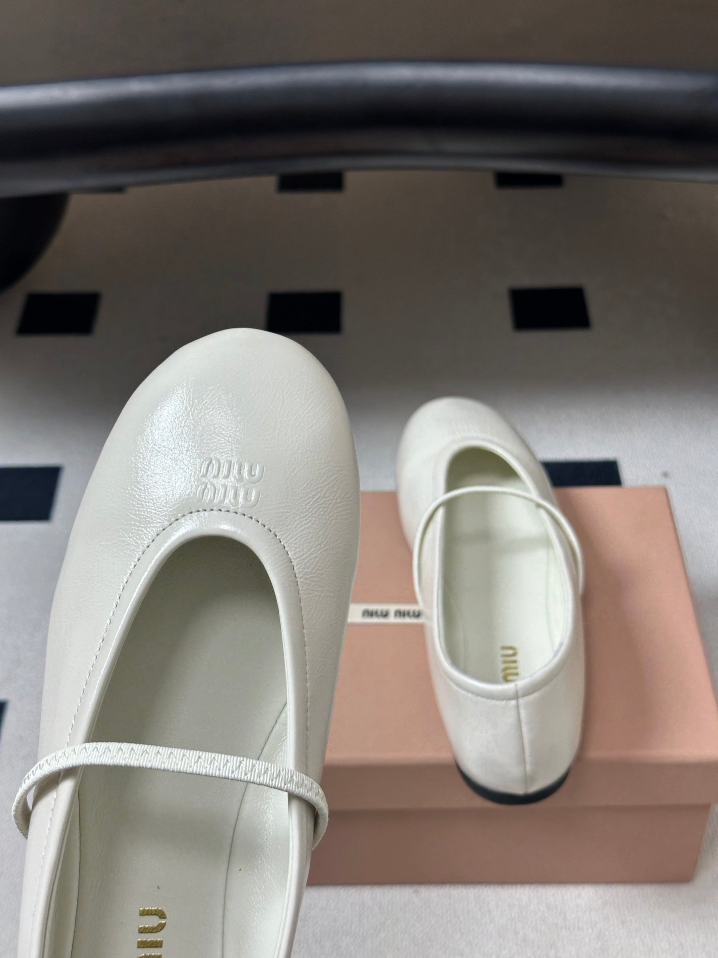 MIUMIU 26S BALLET FLATS IN WHITE LAMBSKIN