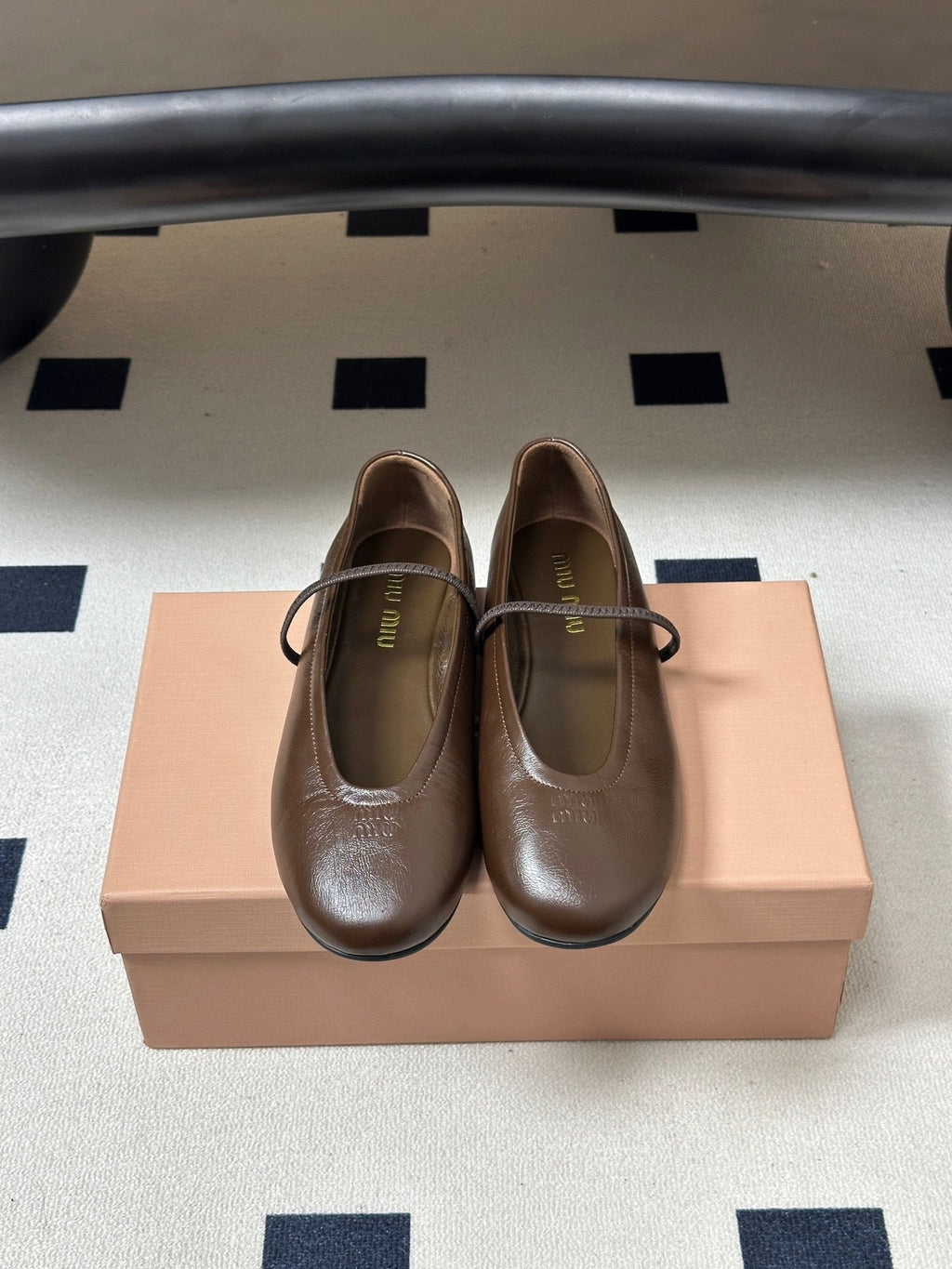 MIUMIU 26S BALLET FLATS IN BROWN LAMBSKIN