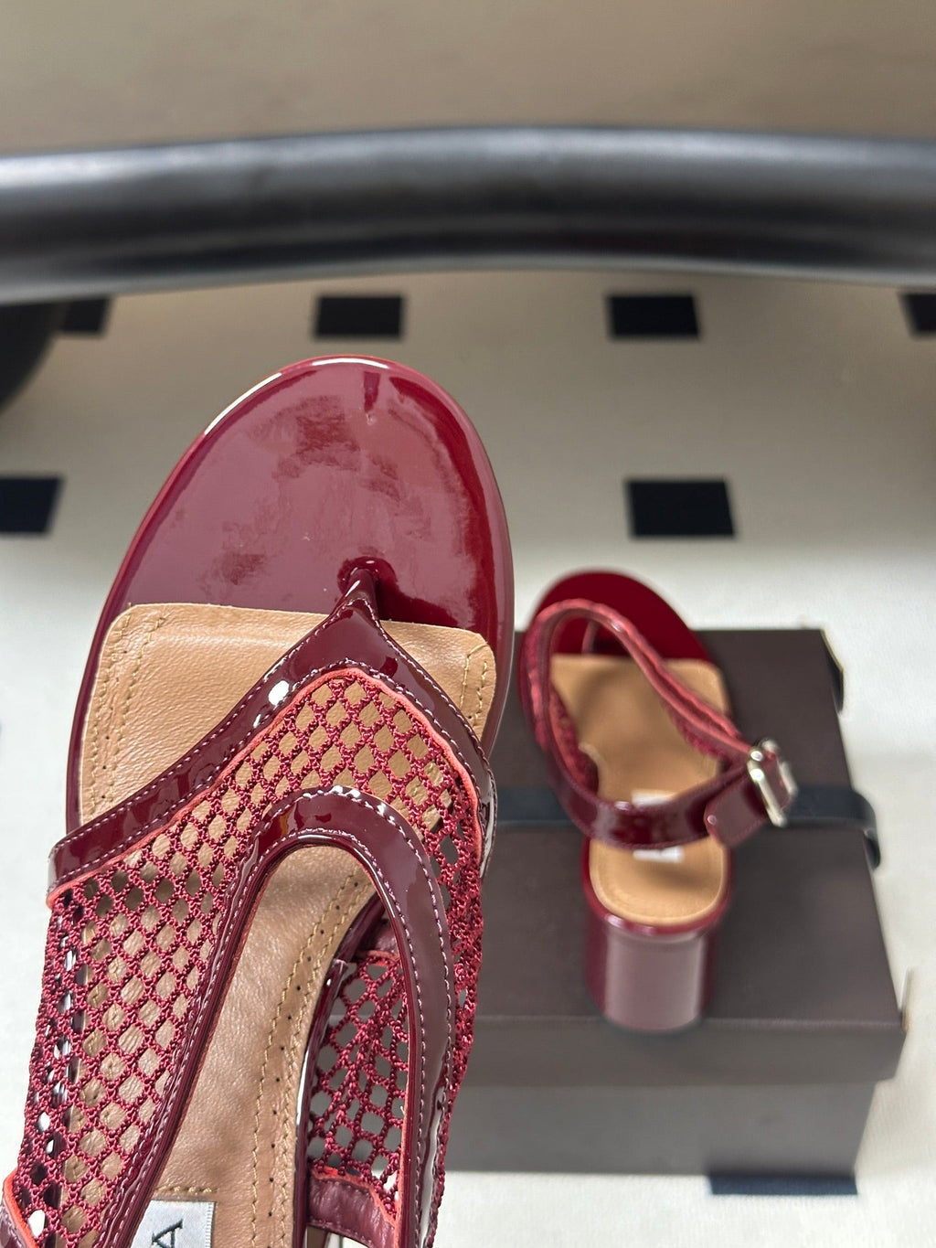 ALAIA 26S MESH THONG HEELS 55 MM IN BURGUNDY PATENT CALFSKIN