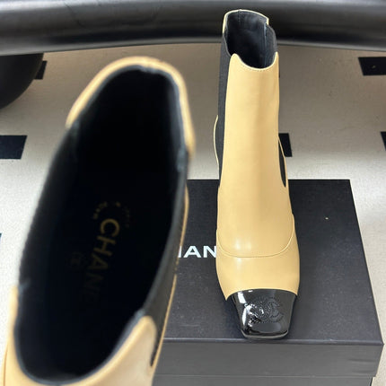 CHANEL 26S ANKLE BOOTS 60 MM IN BEIGE CALFSKIN AND BLACK PATENT