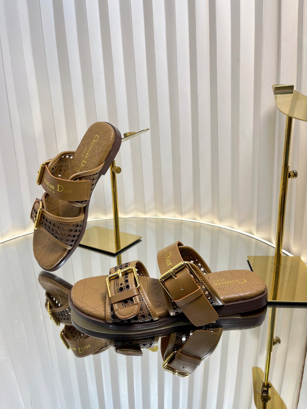 D-AVENUE SLIDES 25S IN BROWN CALFSKIN MICRO CANNAGE MOTIF