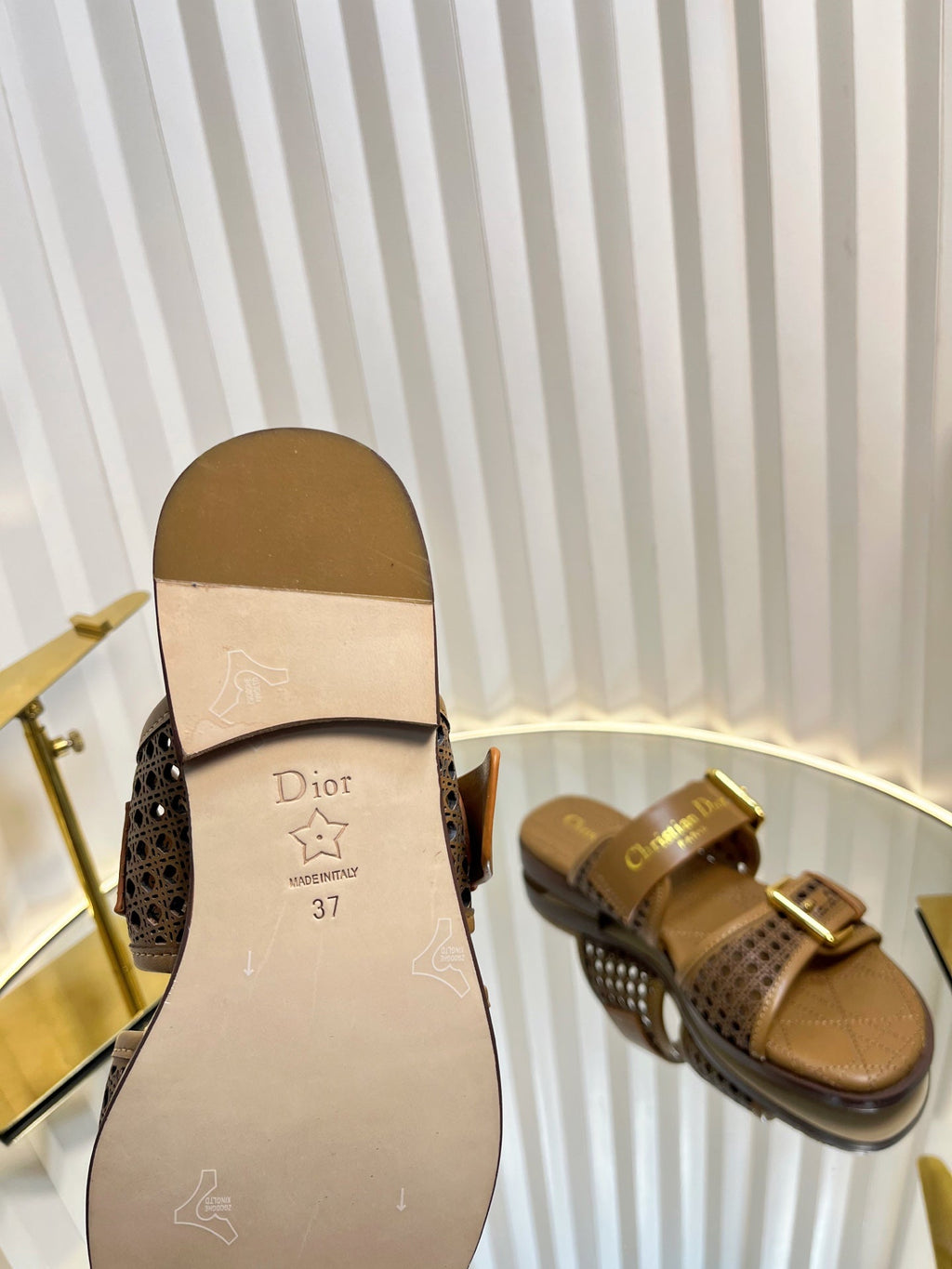 D-AVENUE SLIDES 25S IN BROWN CALFSKIN MICRO CANNAGE MOTIF