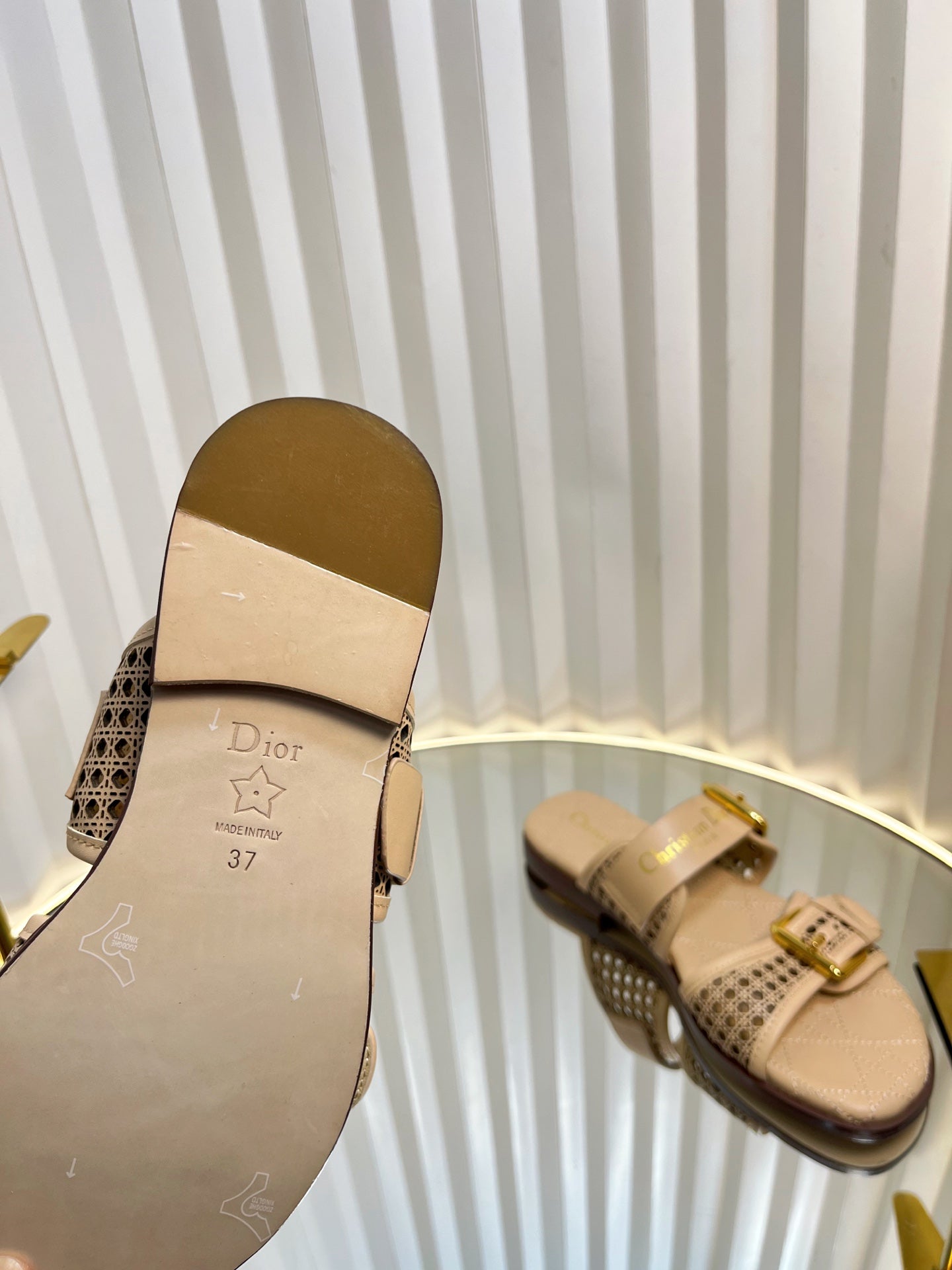 D-AVENUE SLIDES 25S IN BEIGE CALFSKIN MICRO CANNAGE MOTIF