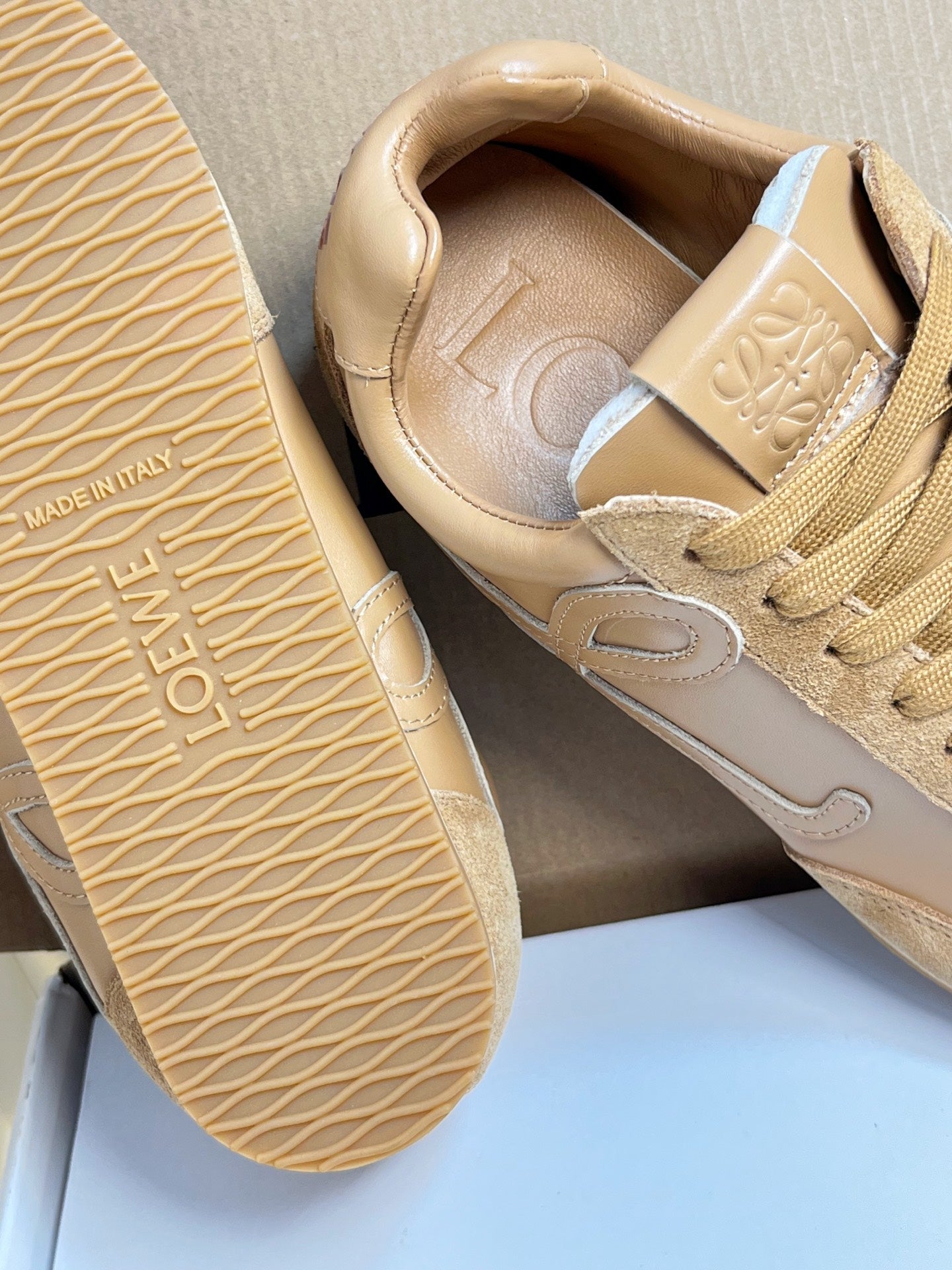 LOEWE 26S RUNNER 2.0 SNEAKERS IN BROWN CALFSKIN AND SUEDE