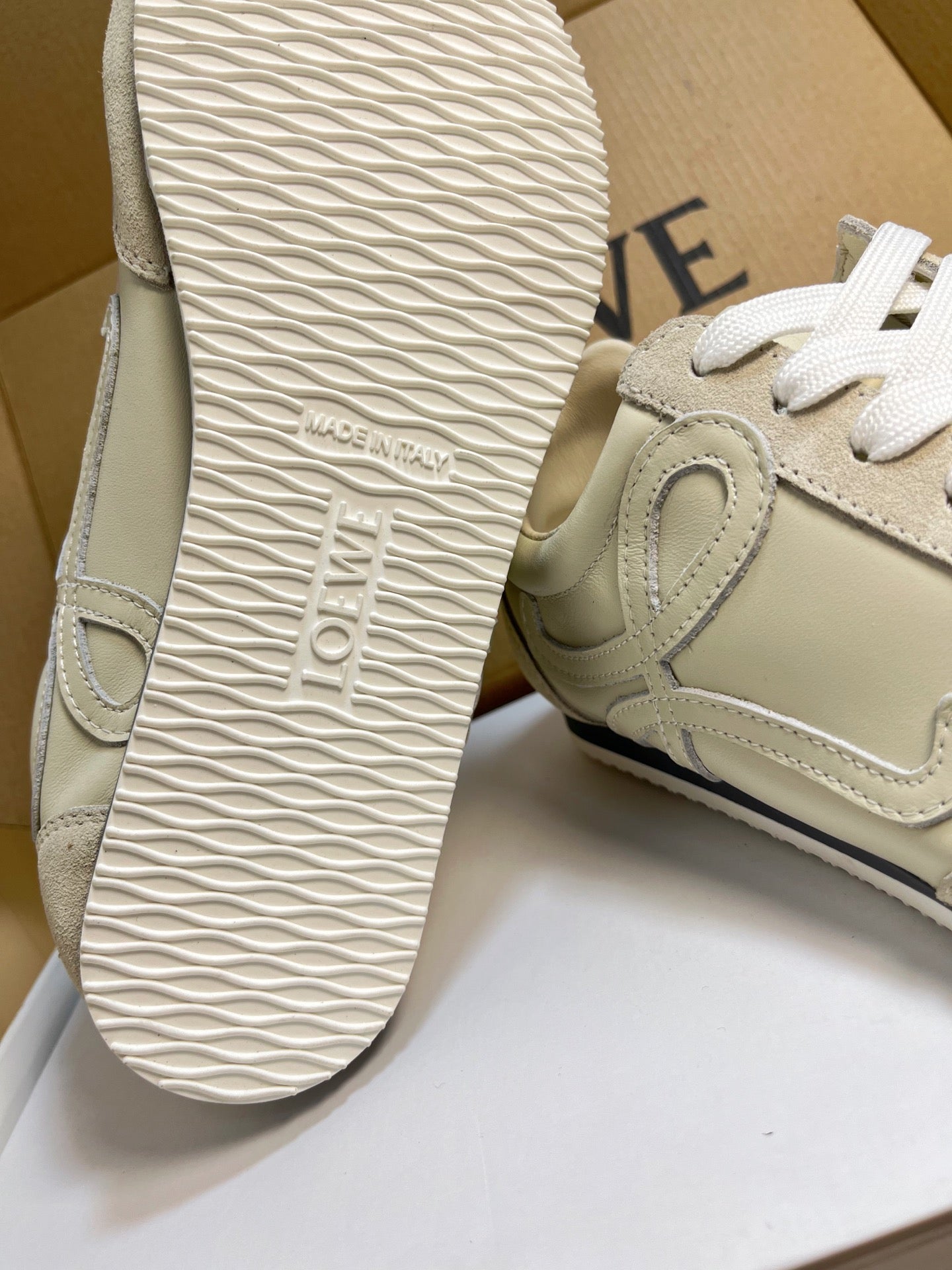 LOEWE 26S RUNNER 2.0 SNEAKERS IN OFF-WHITE CALFSKIN AND SUEDE