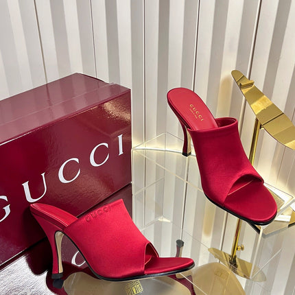 GUCCI 26S HIGH-HEELED SANDALS 100 MM IN RED SATIN