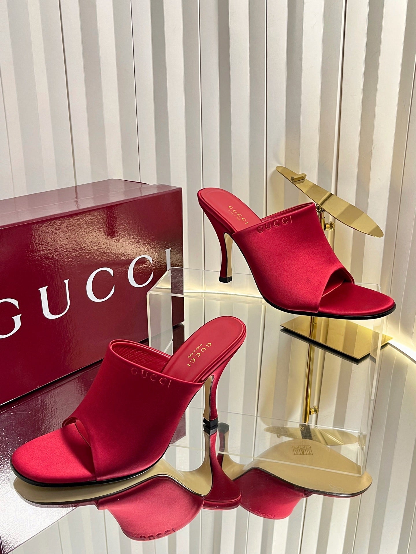 GUCCI 26S HIGH-HEELED SANDALS 100 MM IN RED SATIN