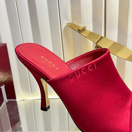 GUCCI 26S HIGH-HEELED SANDALS 100 MM IN RED SATIN