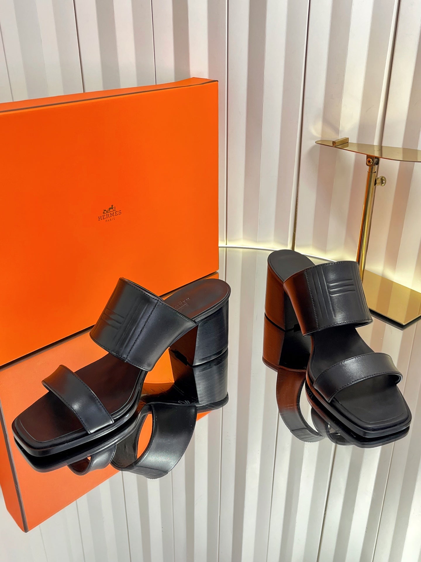 HM 26S MONICA 60 SANDAL IN BLACK CALFSKIN