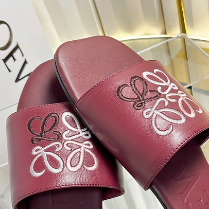 LOEWE 26S LOGO-EMBROIDERED SANDALS IN DARK RED CALFSKIN