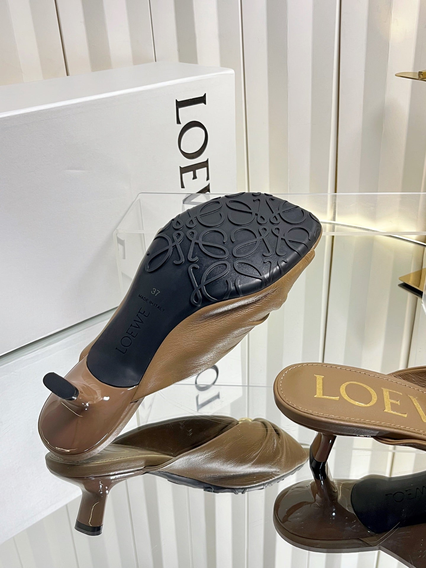 LOEWE 26S HEELED SANDALS 45 MM IN CAMEL BROWN CALFSKIN