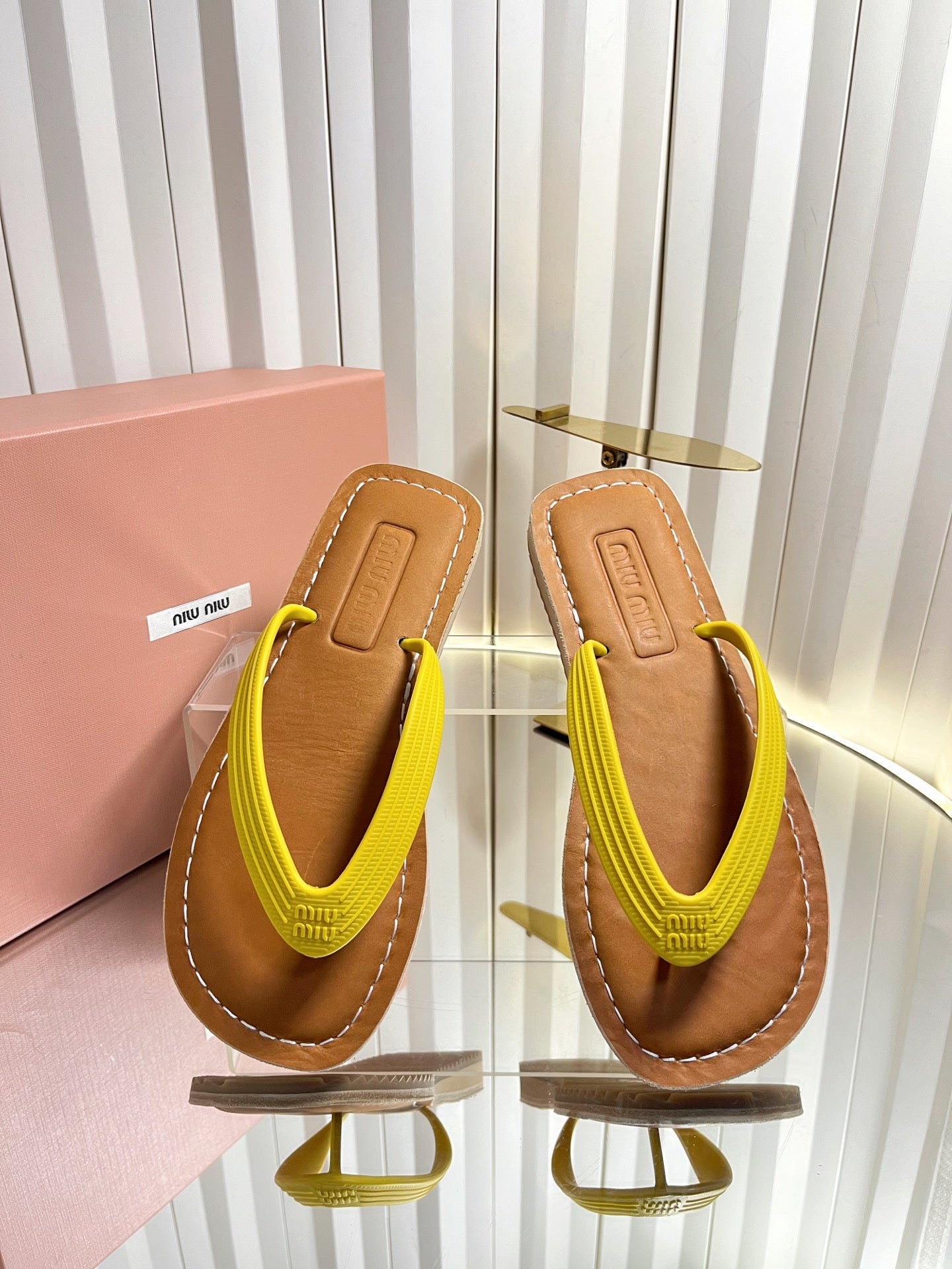 MIUMIU 26S THONG FLAT SANDALS IN YELLOW CALFSKIN
