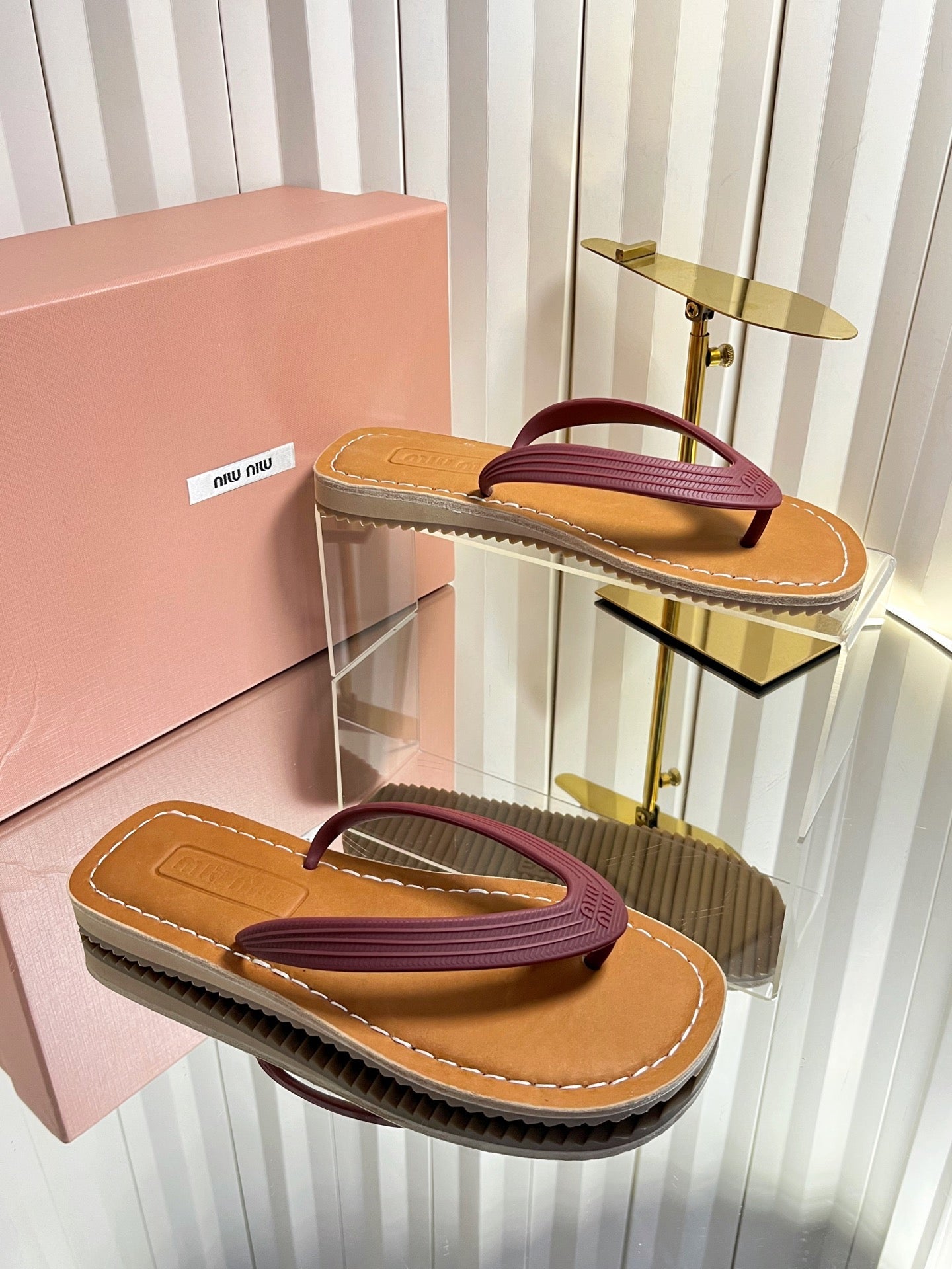 MIUMIU 26S THONG FLAT SANDALS IN BURGUNDY RED CALFSKIN