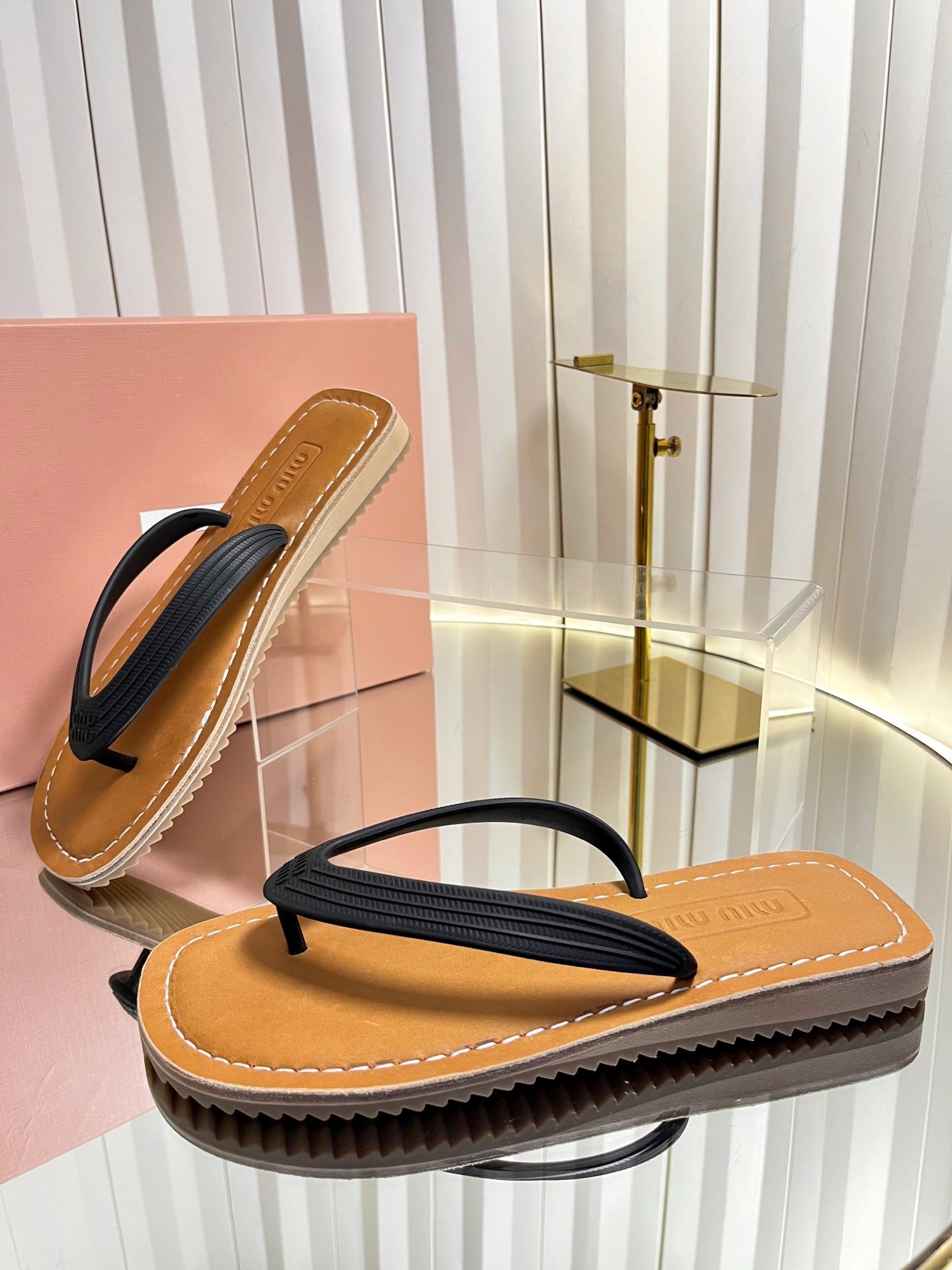 MIUMIU 26S THONG FLAT SANDALS IN BLACK CALFSKIN
