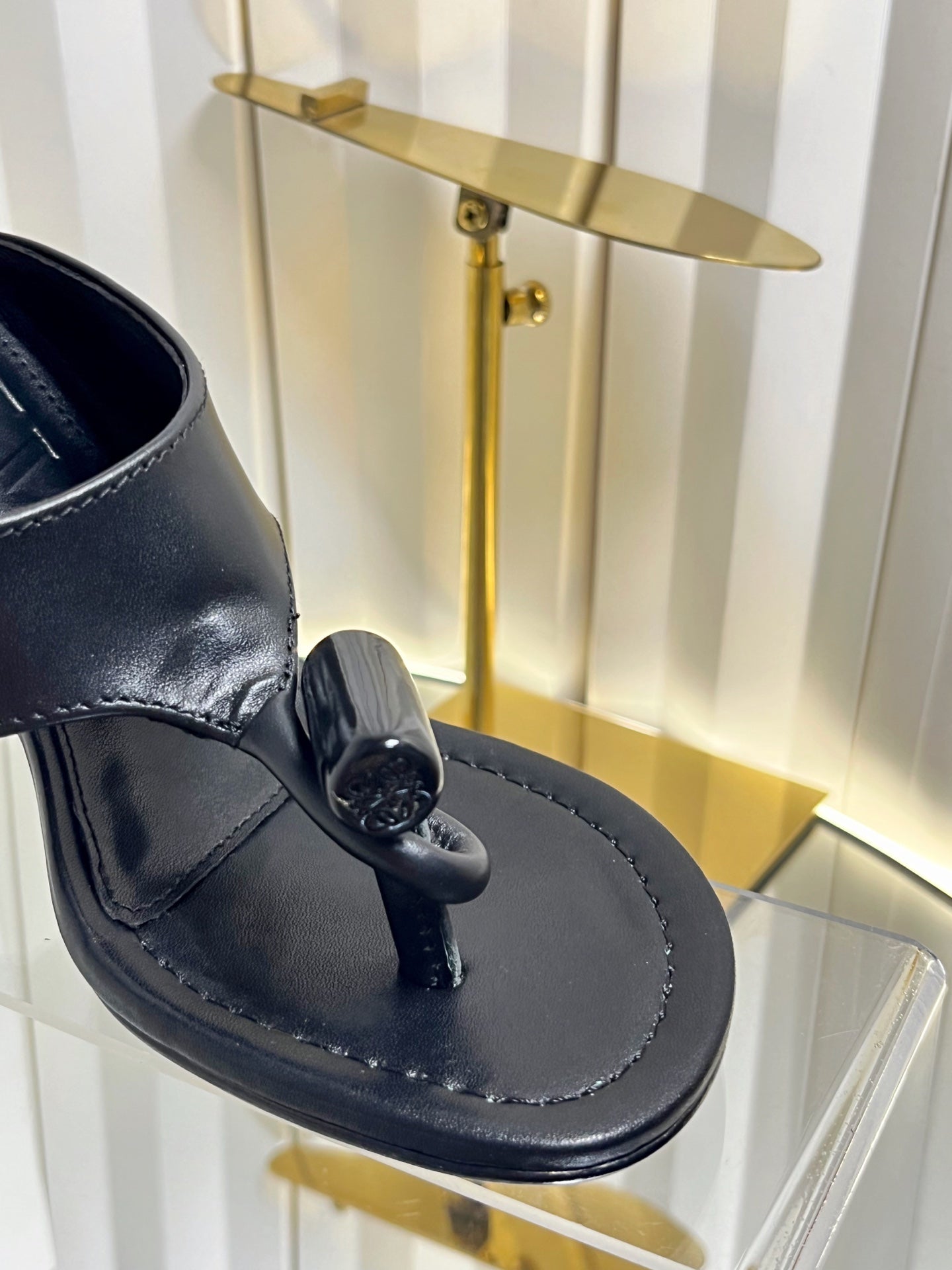 LOEWE 26S HEELED THONG SANDALS 90 MM IN BLACK CALFSKIN