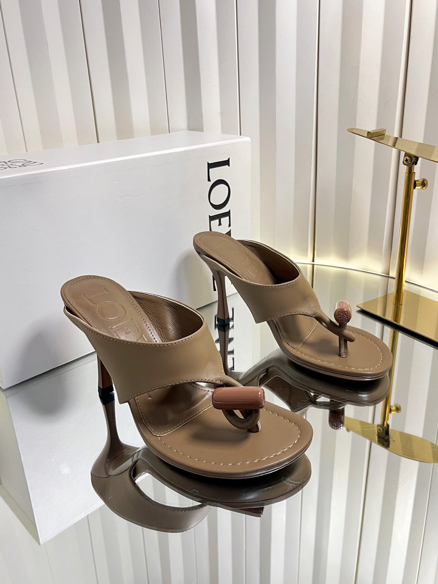LOEWE 26S HEELED THONG SANDALS 90 MM IN CAMEL BROWN CALFSKIN