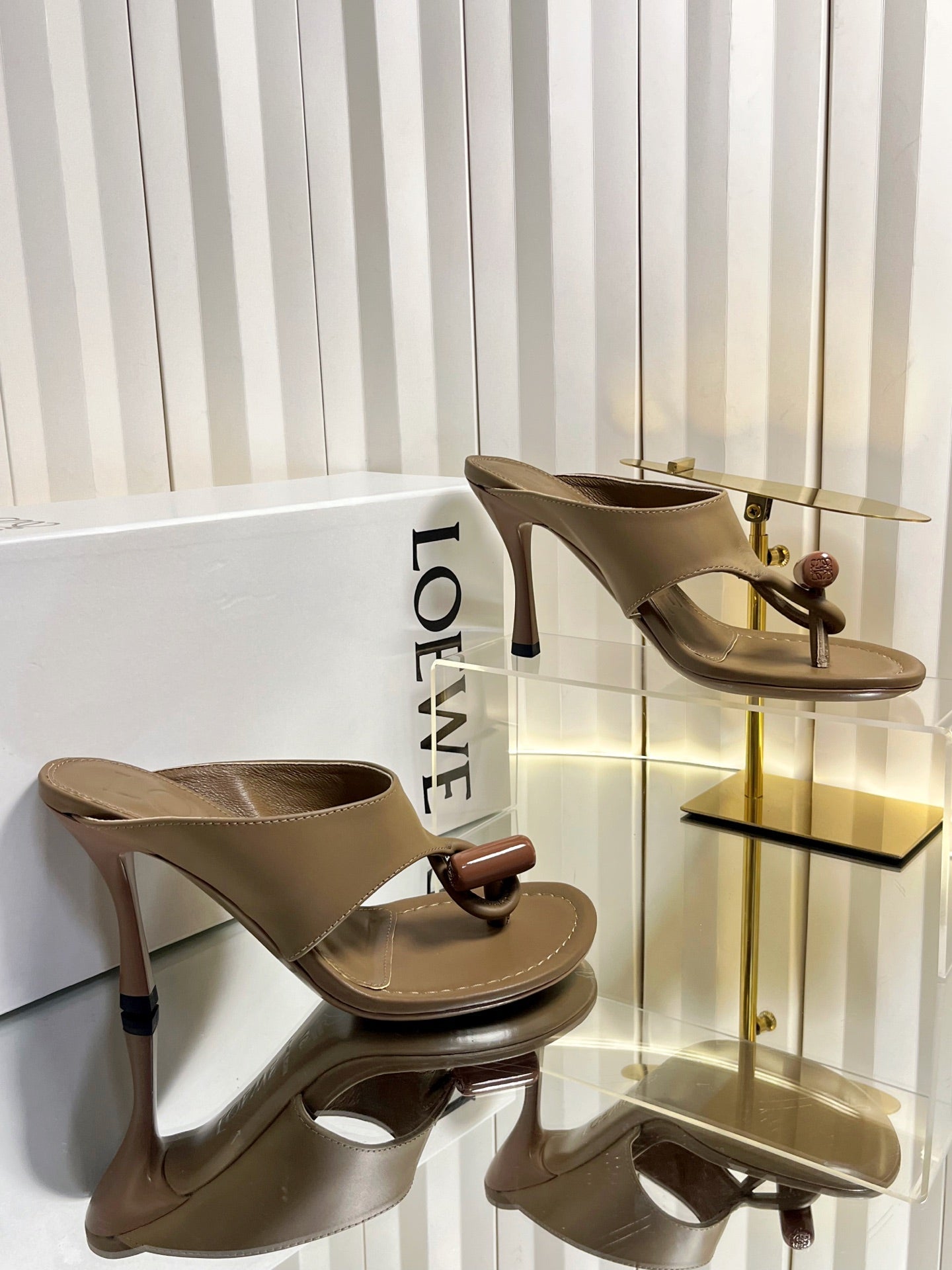 LOEWE 26S HEELED THONG SANDALS 90 MM IN CAMEL BROWN CALFSKIN