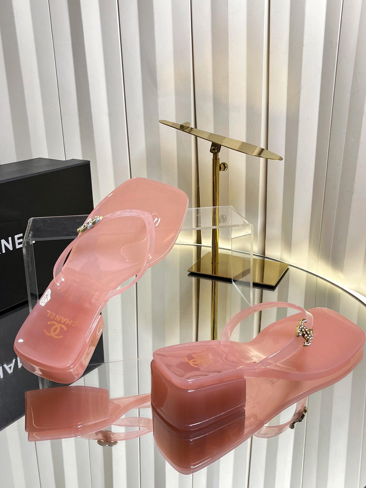 CHANEL 26S TRANSPARENT THONG SANDALS IN PASTEL PINK PVC