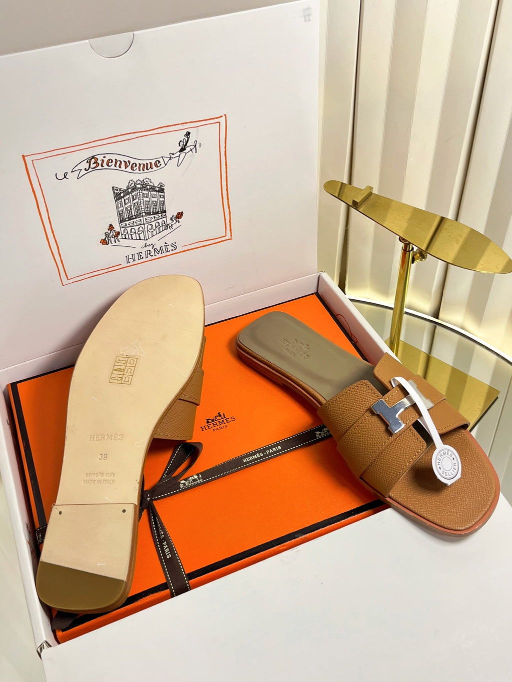 HM 26S ORAN SANDALS IN CARAMEL BROWN EPSOM CALFSKIN SILVER HARDWARE