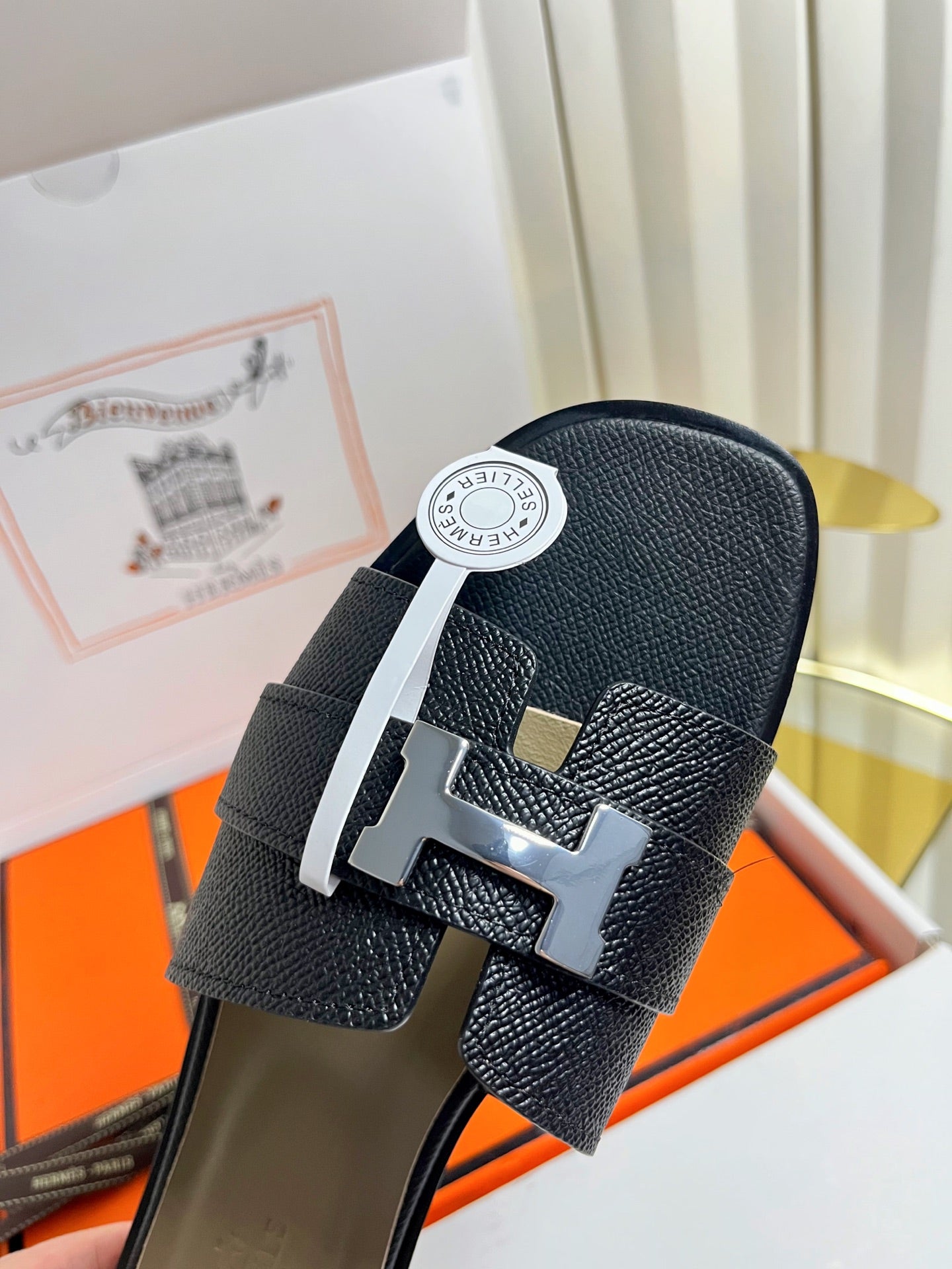 HM 26S ORAN SANDALS IN BLACK EPSOM CALFSKIN SILVER HARDWARE