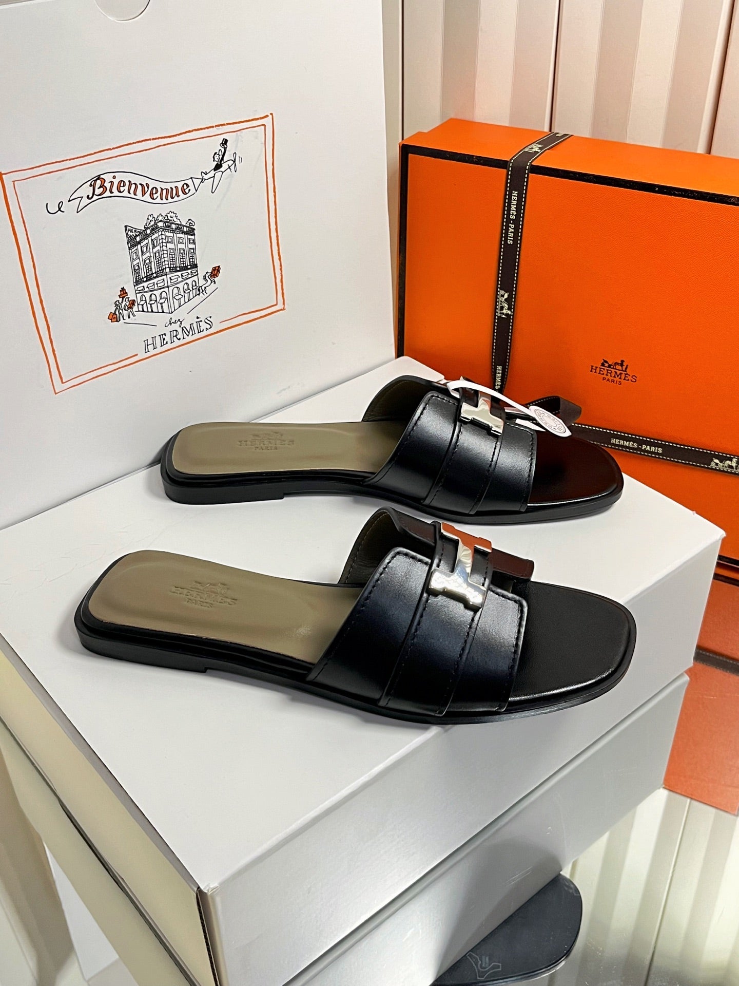 HM 26S ORAN SANDALS IN BLACK CALFSKIN SILVER HARDWARE