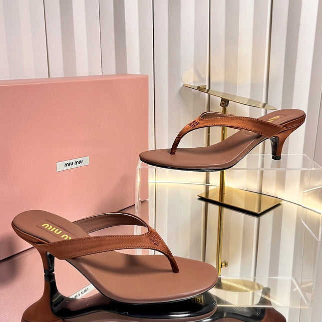 MIUMIU 26S THONG HEELED SANDALS 50 MM IN BROWN LAMBSKIN AND SATIN