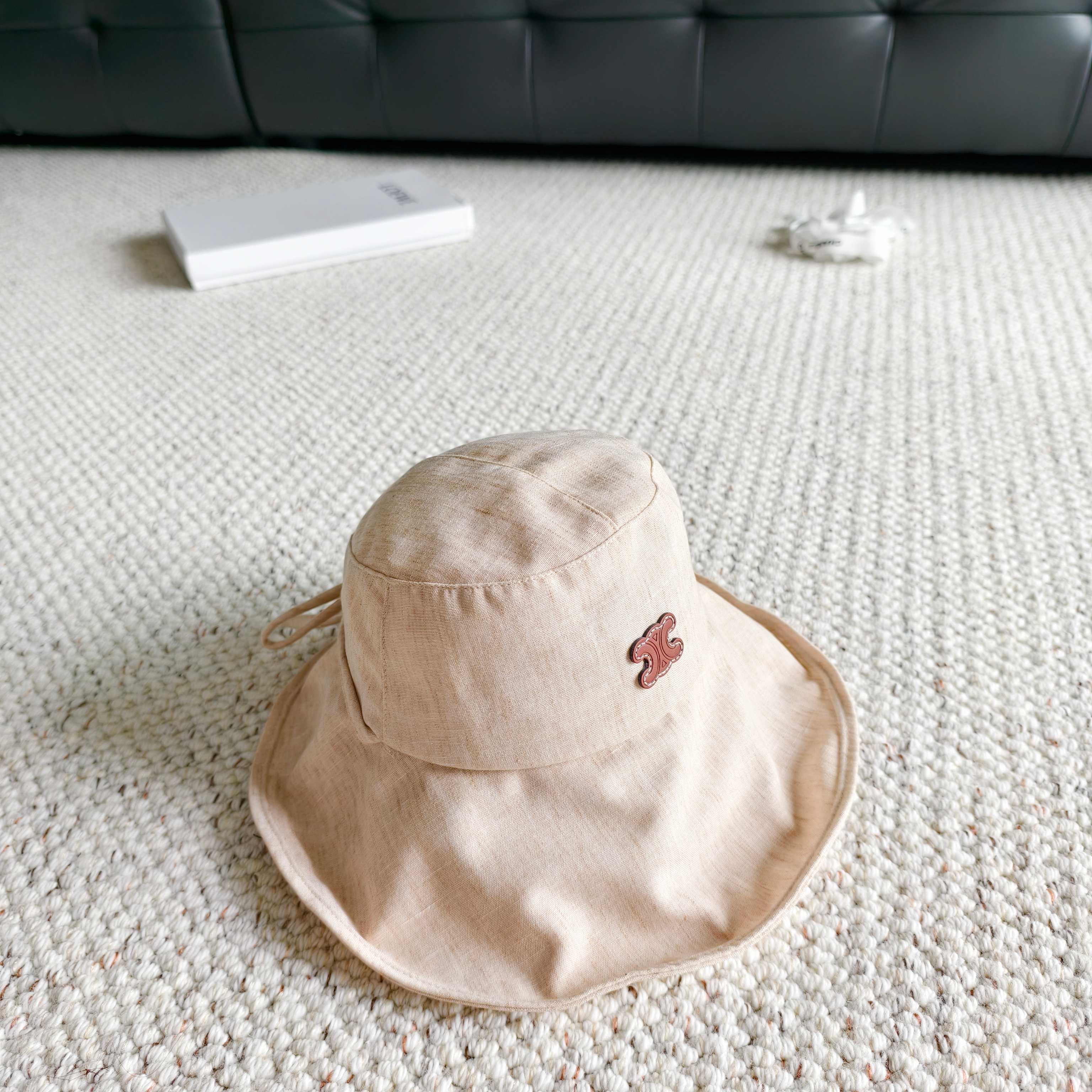 CELINE 26S TRIOMPHE BUCKET HAT STYLE 5