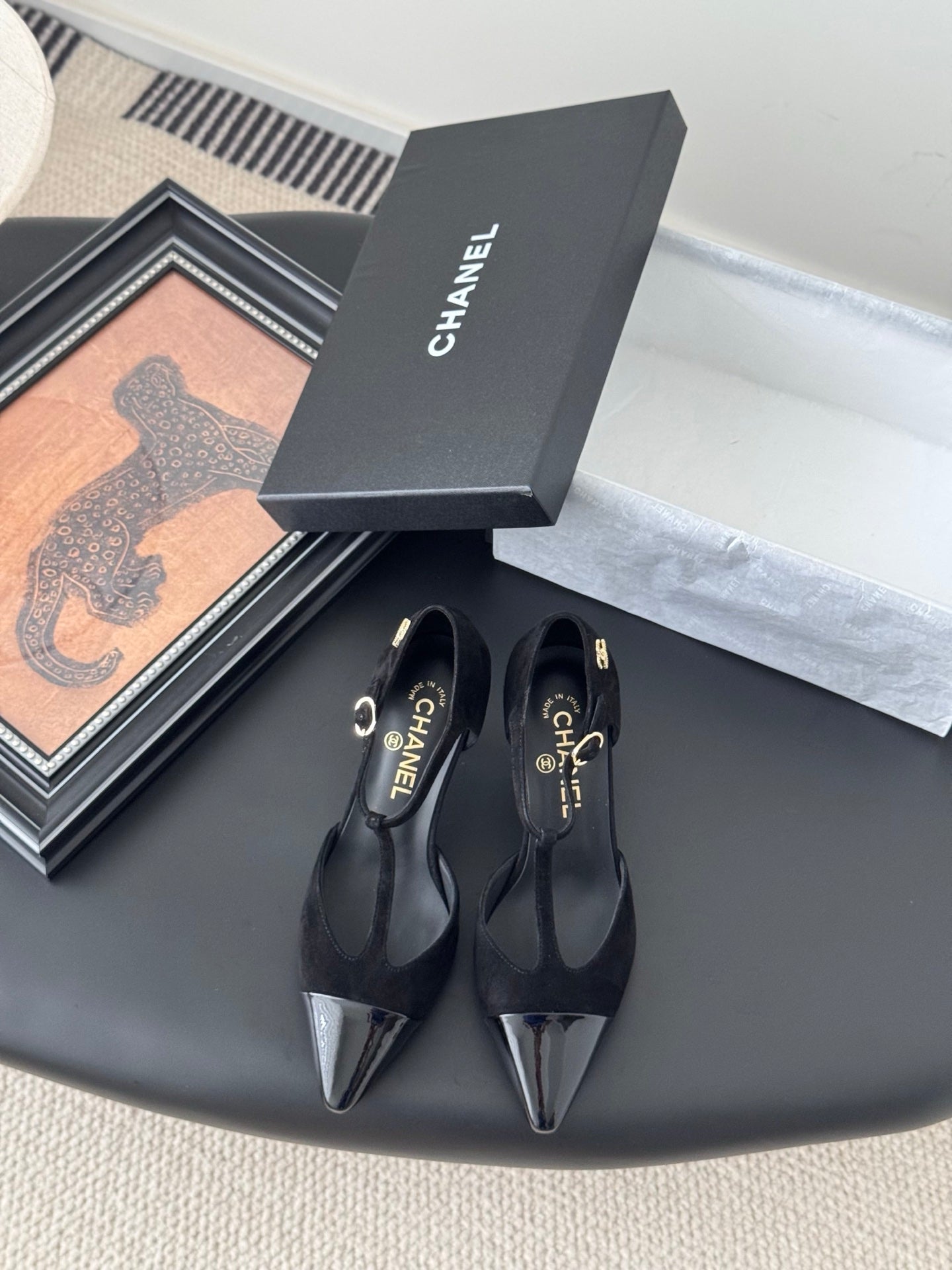 HIGH HEELS WAIST CUTTING IN BLACK SUEDE MIX GLOSSY