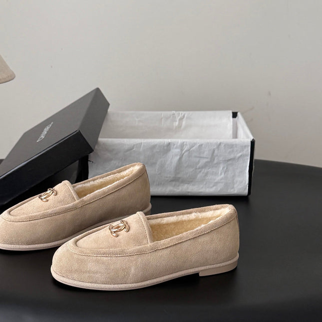 CHANEL 26S LOAFERS IN BEIGE SUEDE AND SHEARLING LINING