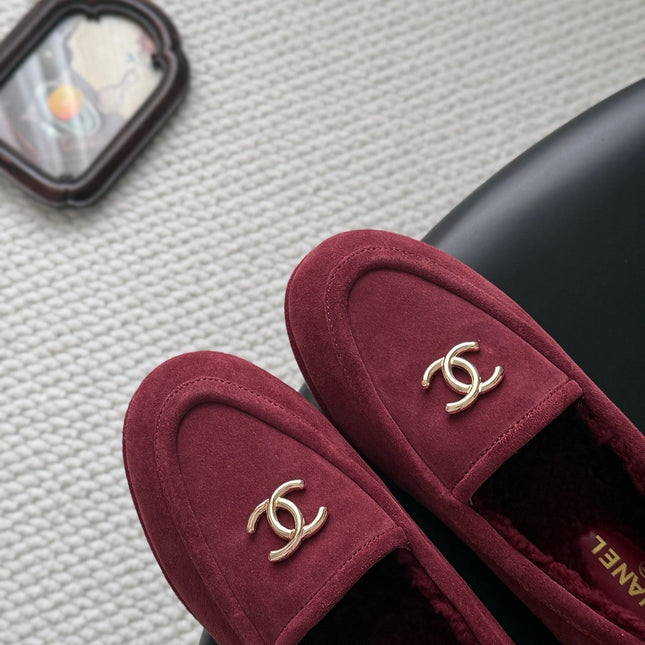CHANEL 26S LOAFERS IN BURGUNDY SUEDE AND SHEARLING LINING