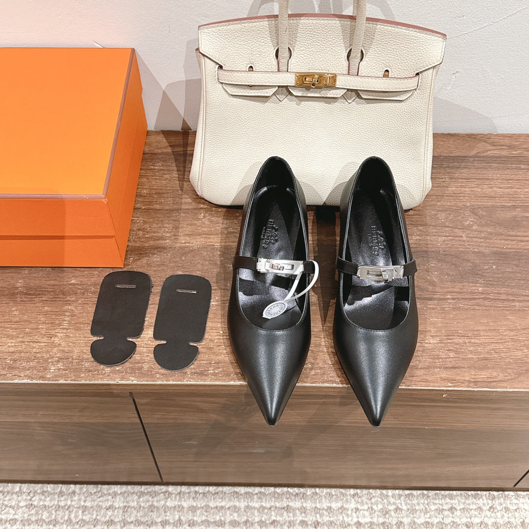 HM KIARA FLAT PUMP IN BLACK CALFSKIN