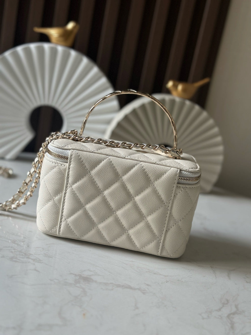 CHANEL 25S COCO CRUSH 17 IN CREAM CALFSKIN GOLD HARDWARE