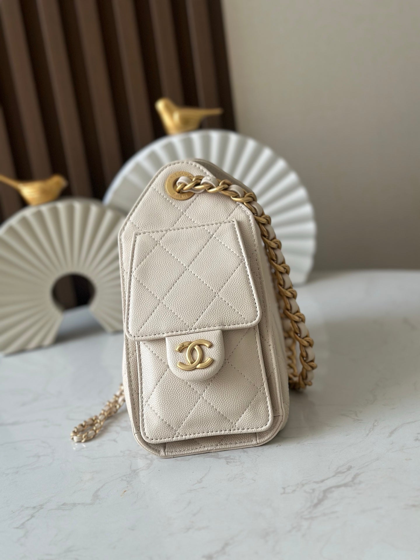 CHANEL 25S HOBO BAG 22 IN CREAM WHITE CALFSKIN GOLD HARDWARE