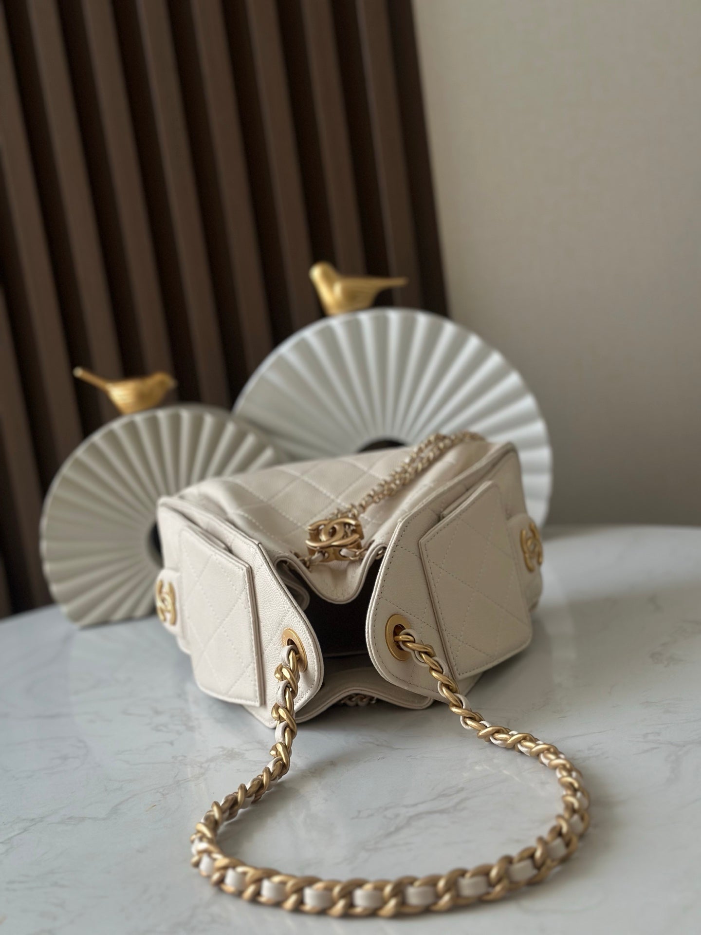 CHANEL 25S HOBO BAG 22 IN CREAM WHITE CALFSKIN GOLD HARDWARE