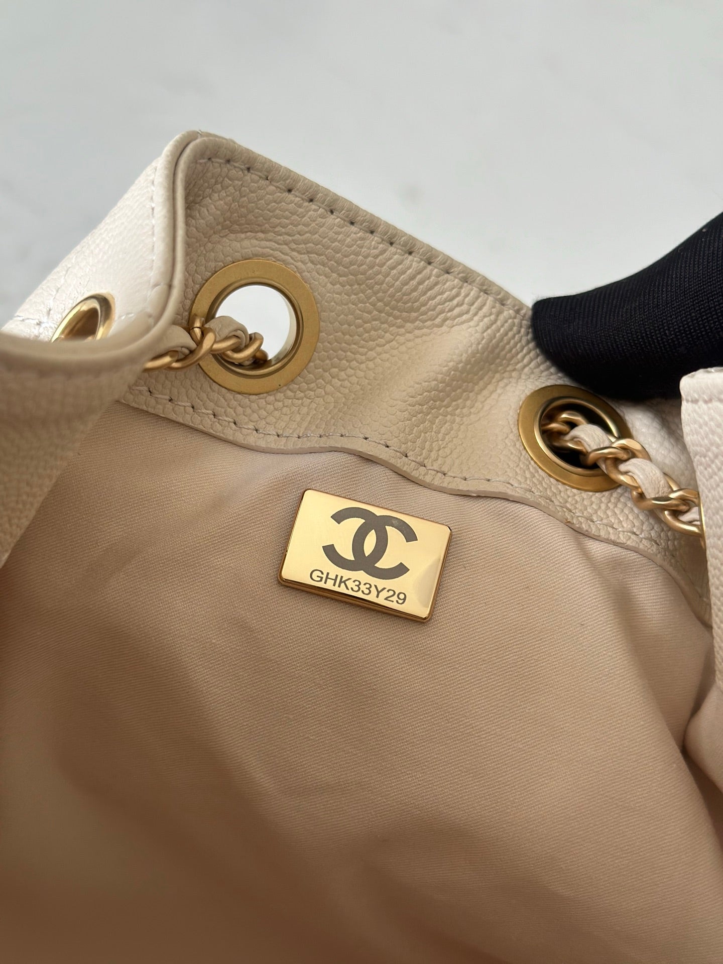 CHANEL 25S HOBO BAG 22 IN CREAM WHITE CALFSKIN GOLD HARDWARE