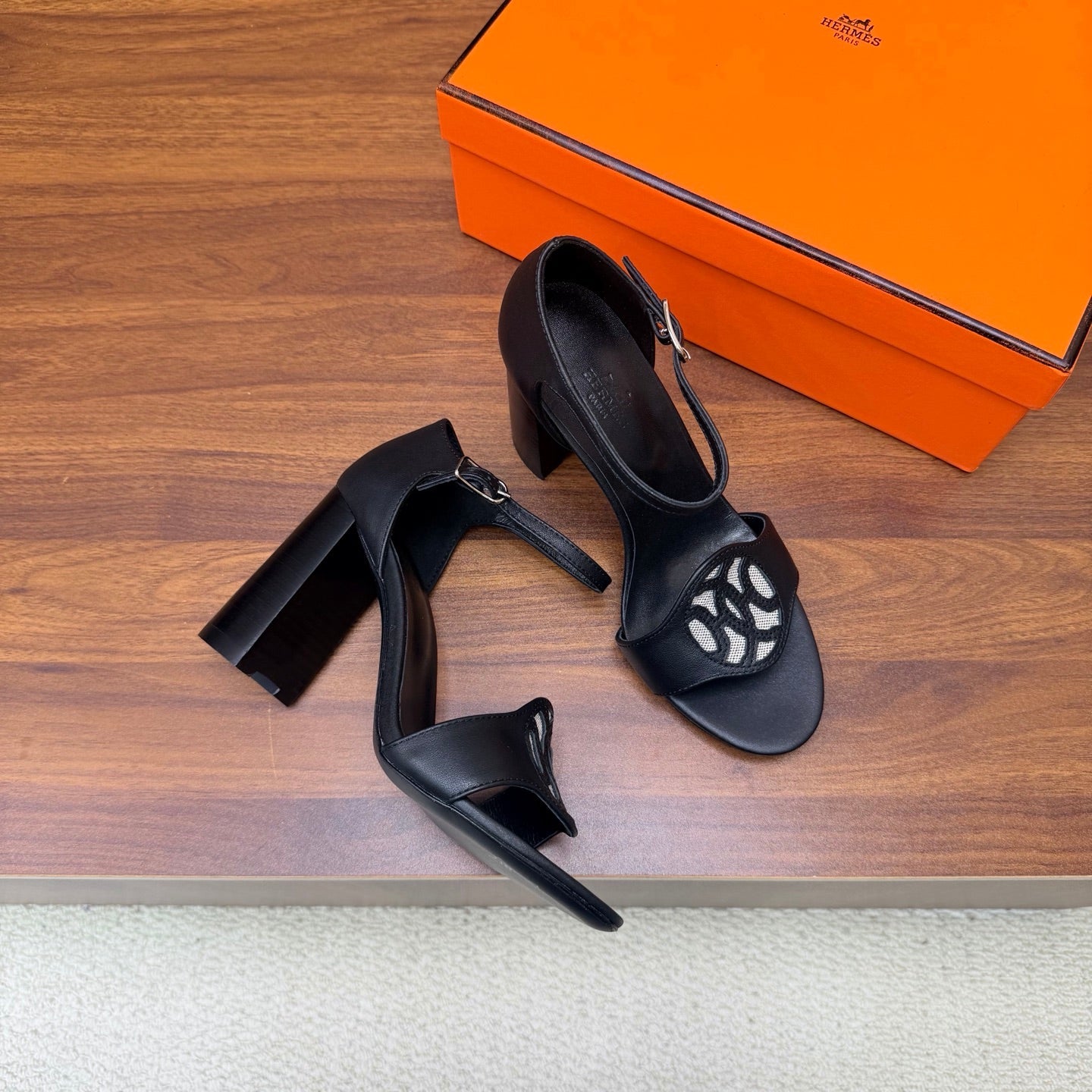 HM 26S MARQUISE SANDAL 85MM IN BLACK CALFSKIN