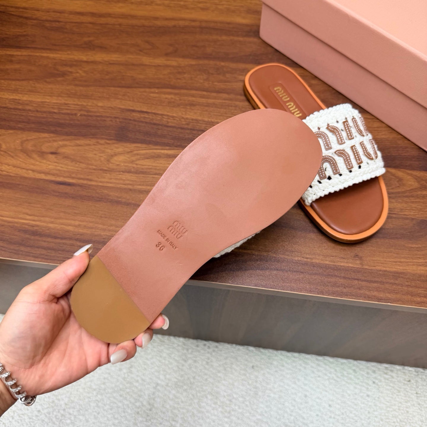 MIUMIU 26S CROCHET SLIDE SANDALS IN WHITE WOOL AND BROWN CALFSKIN