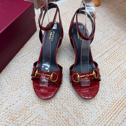 GUCCI 26S WEDGE SANDALS 80 MM IN DARK RED CROCODILE EMBOSSED LEATHER