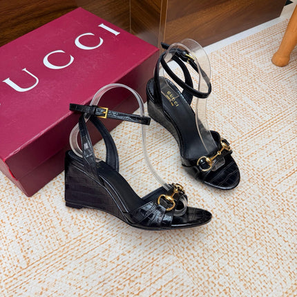 GUCCI 26S WEDGE SANDALS 80 MM IN BLACK CROCODILE EMBOSSED LEATHER
