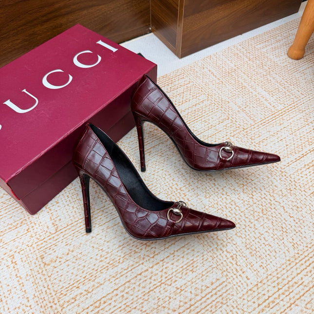 GUCCI 26S HORSEBIT PUMPS 105 MM IN DARK RED CROCODILE EMBOSSED LEATHER