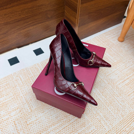 GUCCI 26S HORSEBIT PUMPS 105 MM IN DARK RED CROCODILE EMBOSSED LEATHER